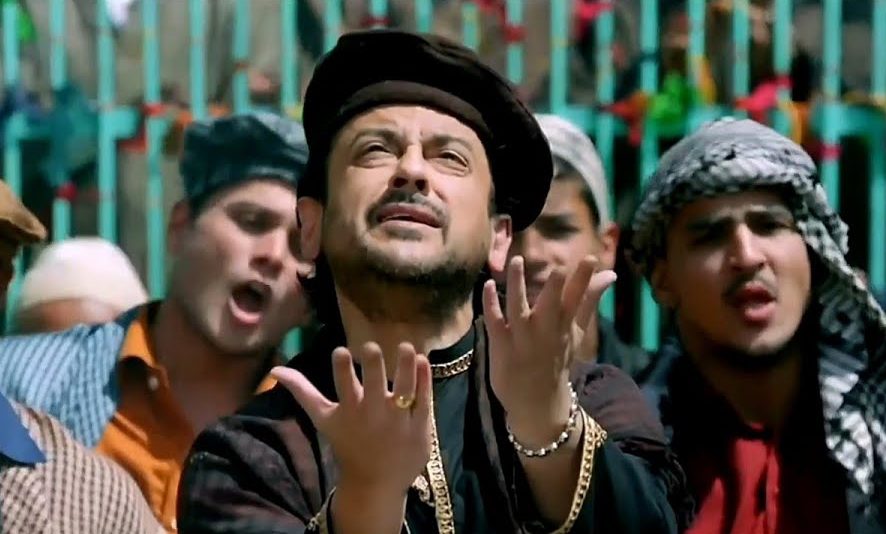 Hindu Submits To Mosque's Aura And 'Bhar Do Jholi Meri Ya Muhammad' (Bajrangi Bhaijaan)