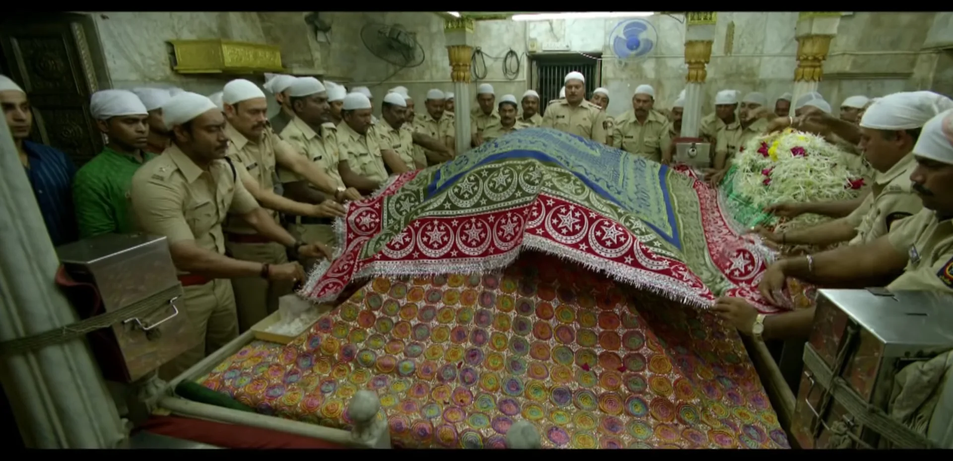 Singham Returns (2014)